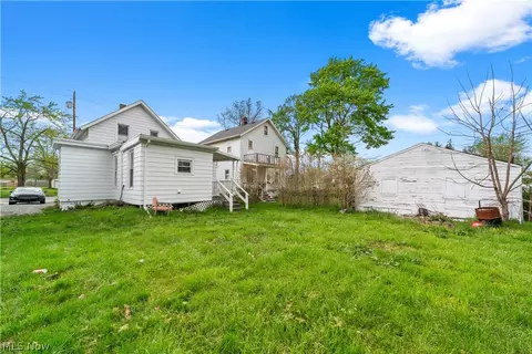 Exterior - 1306 West Ave, Elyria, OH 44035 photo 2 of 4