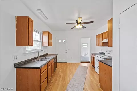 Entry Way - 1306 West Ave, Elyria, OH 44035 photo 1 of 2
