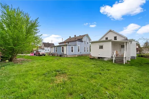 Exterior - 1306 West Ave, Elyria, OH 44035 photo 3 of 4
