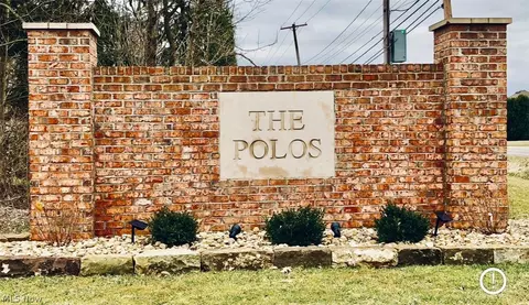 8604 Polo Ct, Poland, OH 44514