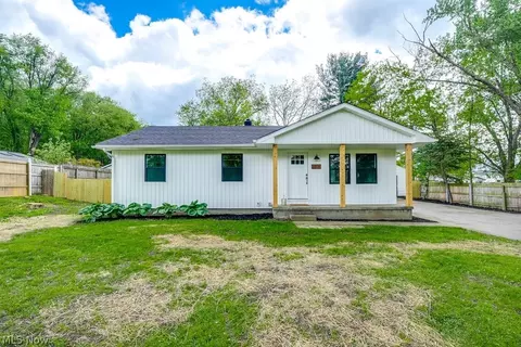 1015 Sunset View Blvd, Tallmadge, OH 44278