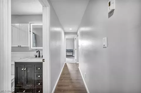 Entry Way - 436 Morgan Ct, Lagrange, OH 44050 photo 2 of 2