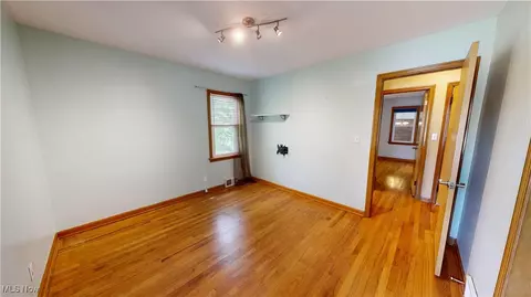 29280 White Rd, Willoughby Hills, OH 44092 photo 10