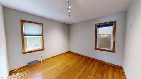 29280 White Rd, Willoughby Hills, OH 44092 photo 12