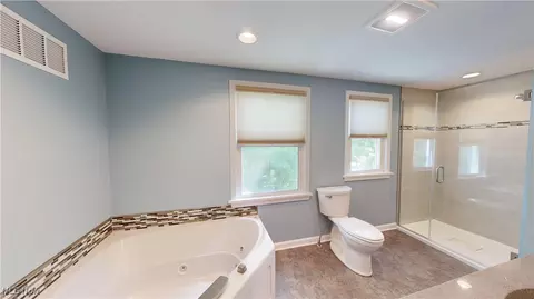 29280 White Rd, Willoughby Hills, OH 44092 photo 19