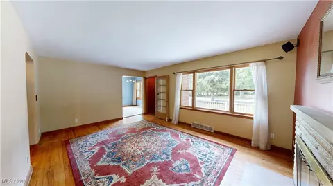29280 White Rd, Willoughby Hills, OH 44092 photo 7