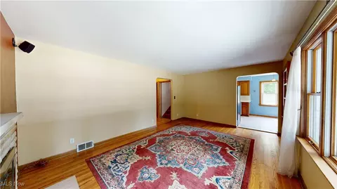 29280 White Rd, Willoughby Hills, OH 44092 photo 6
