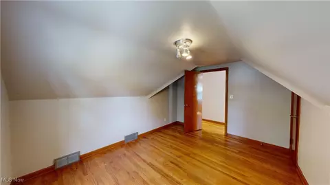 29280 White Rd, Willoughby Hills, OH 44092 photo 15