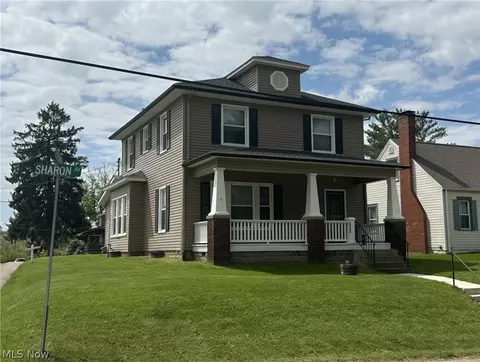 1472 Sharon Ave, Zanesville, OH 43701