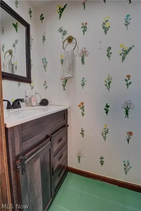 Bath - 18373 5th St, Beloit, OH 44609 photo 2 of 2