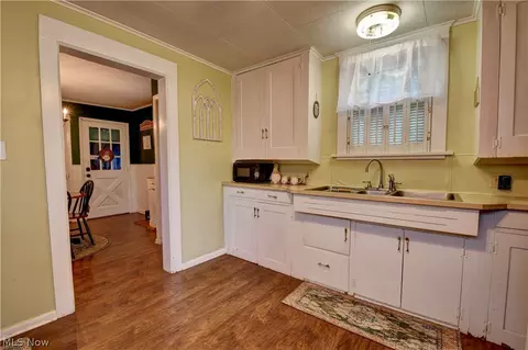 Kitchen - 18373 5th St, Beloit, OH 44609 photo 1 of 2