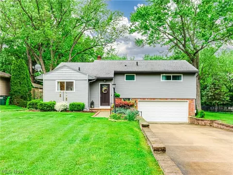 38 Cambrian Dr, Tallmadge, OH 44278