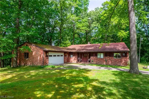 149 Doris St, New Cumberland, WV 26047