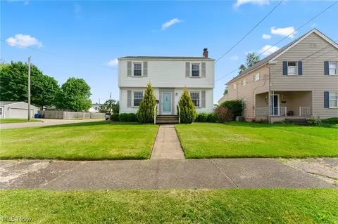 440 W Wilson St, Struthers, OH 44471