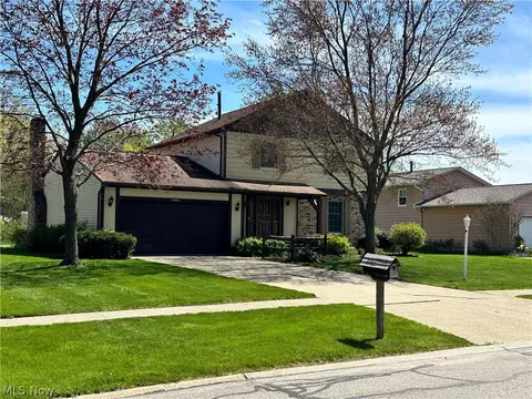 34381 Fortune Ct, North Ridgeville, OH 44039