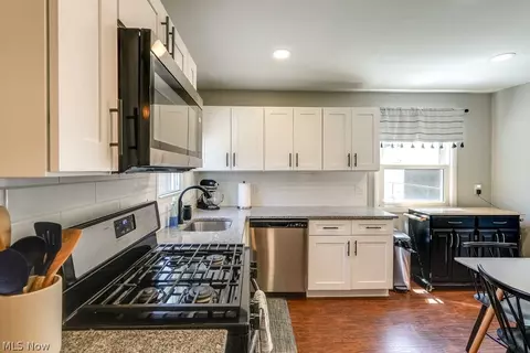 Kitchen - 3903 Klusner Ave, Parma, OH 44134 photo 5 of 7