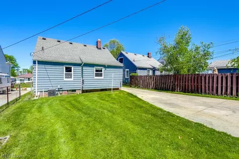 Exterior - 3903 Klusner Ave, Parma, OH 44134 photo 6 of 8