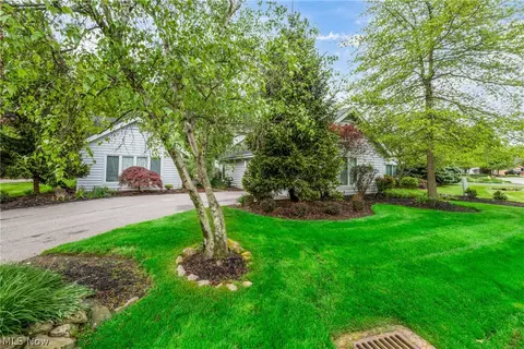 33650 Wellingford Ct, Solon, OH 44139