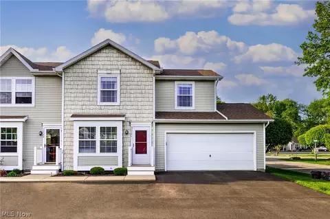 3254 Deer Trl #A, Cortland, OH 44410