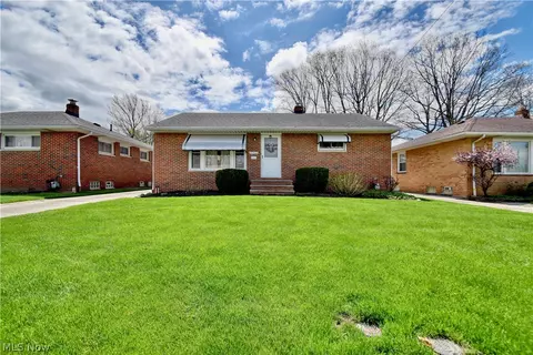 31508 Ronald Dr, Willowick, OH 44095