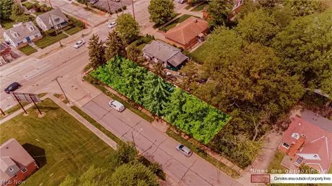 4669 Lee Rd, Cleveland, OH 44128