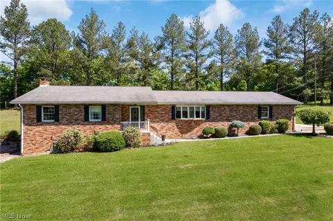 67695 Alexander Rd, Bridgeport, OH 43912