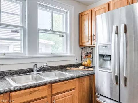 Kitchen - 377 E Wilbeth Rd, Akron, OH 44301 photo 2 of 4