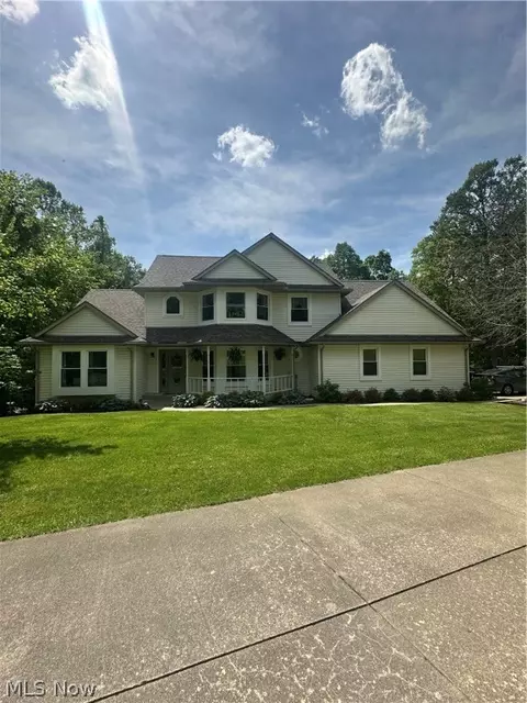 2553 Nicholas Ln, Dresden, OH 43821