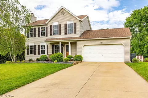 436 Plum Creek Dr, Wadsworth, OH 44281