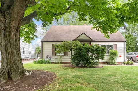 370 E 232nd St, Euclid, OH 44123