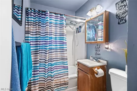 Bath - 370 E 232nd St, Euclid, OH 44123 photo 1 of 1