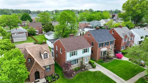 3275 W 157th St, Cleveland, OH 44111