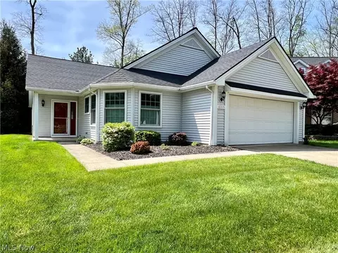 10335 River Rock Ln, North Royalton, OH 44133
