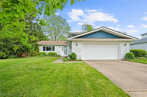 17841 Spyglass Hl, Strongsville, OH 44136