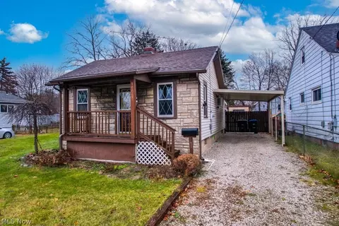 1067 Dayton St, Akron, OH 44310