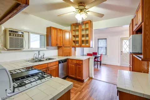 Kitchen - 1067 Dayton St, Akron, OH 44310 photo 3 of 5