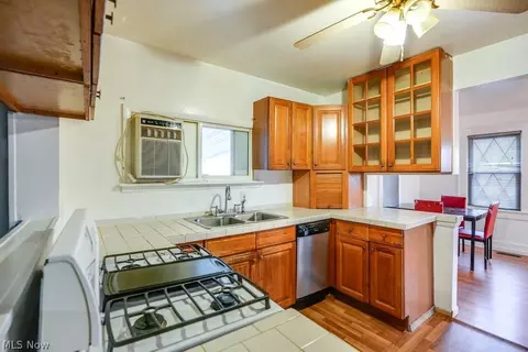 Kitchen - 1067 Dayton St, Akron, OH 44310 photo 2 of 5