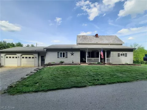 61152 Patton Hollow Rd, Cambridge, OH 43725