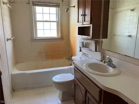 Bath - 1945 Killian Rd, Akron, OH 44312 photo 1 of 1