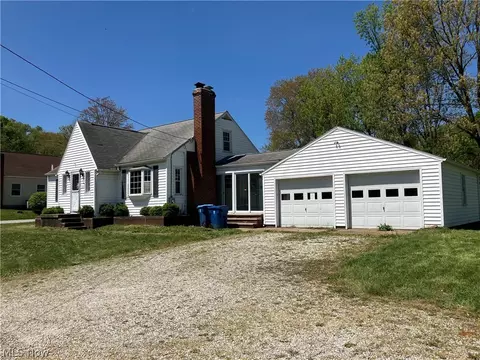Exterior - 1945 Killian Rd, Akron, OH 44312 photo 3 of 9
