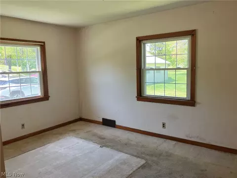 Bedroom - 1945 Killian Rd, Akron, OH 44312 photo 1 of 2