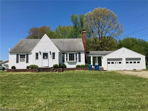 Exterior - 1945 Killian Rd, Akron, OH 44312 photo 2 of 9