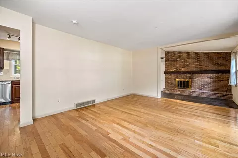 959 Bennett Dr, Elyria, OH 44035 photo 5