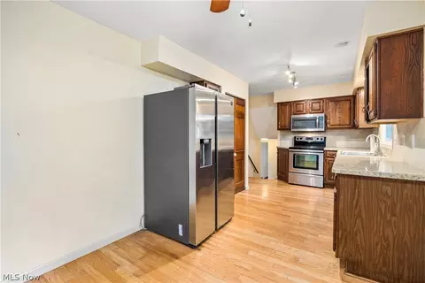 959 Bennett Dr, Elyria, OH 44035 photo 12