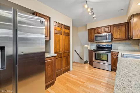 959 Bennett Dr, Elyria, OH 44035 photo 14