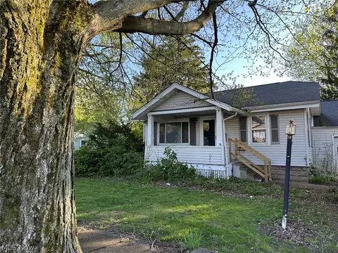 701 Grove St, Conneaut, OH 44030