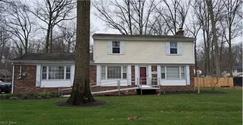 705 W 38th St, Lorain, OH 44052