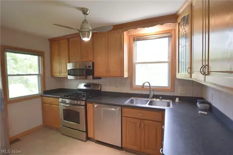 715 Mapleview Dr, Seven Hills, OH 44131 photo 14