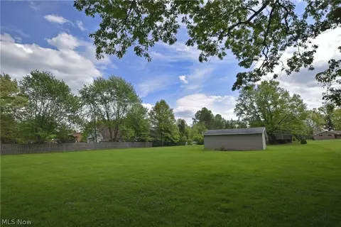 715 Mapleview Dr, Seven Hills, OH 44131 photo 4