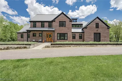 15385 Cypress Pond Ln, Novelty, OH 44072